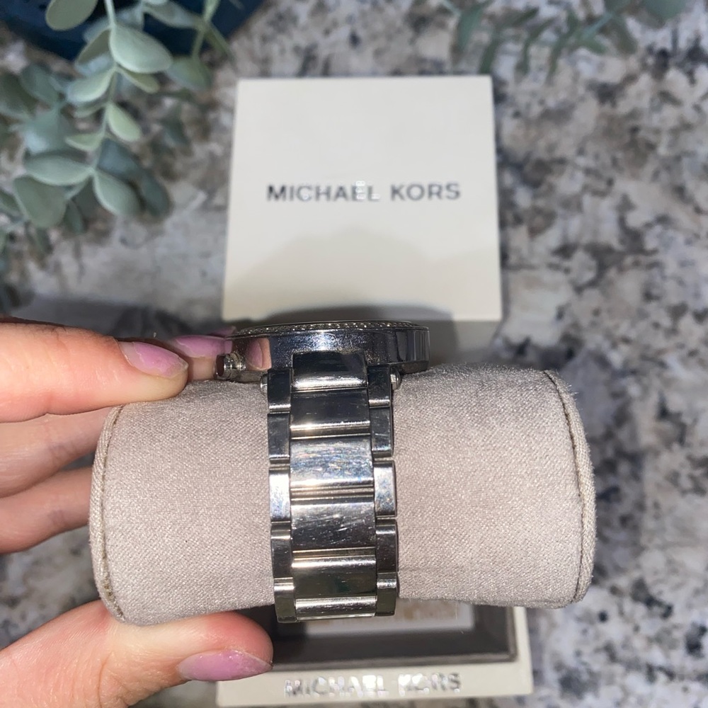 MK Watch - Picture 5 of 11